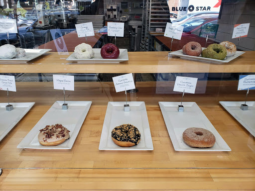 Shopping Mall «Abbot Kinney BLVD Shopping», reviews and photos, Navarre Ct, Venice, CA 90291, USA