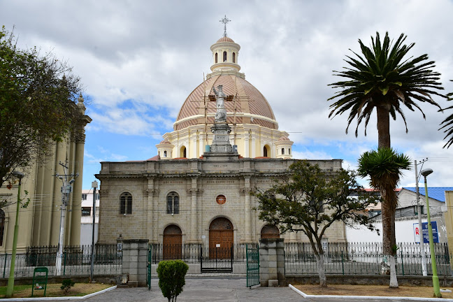 Opiniones de Basílica Católica del Sagrado Corazón de Jesús en Riobamba - Arquitecto