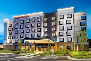 Hampton Inn & Suites Raleigh Midtown image