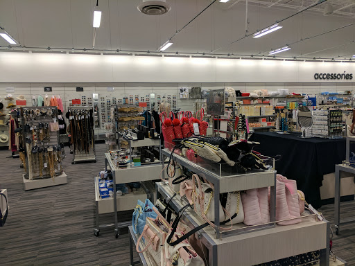 Department Store «Nordstrom Rack Novi West Oaks», reviews and photos, 43839 W Oaks Dr, Novi, MI 48377, USA