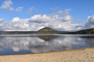 Lake Mácha image