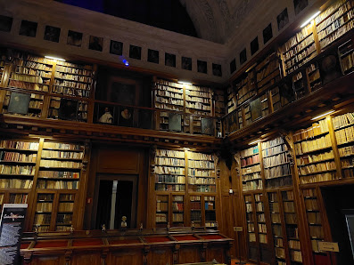 Biblioteca Pinacoteca Accademia Ambrosiana Piazza Pio XI, 2, 20123 Milano MI, Italia