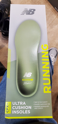 Shoe Store «New Balance», reviews and photos, 685 E Golf Rd, Schaumburg, IL 60173, USA