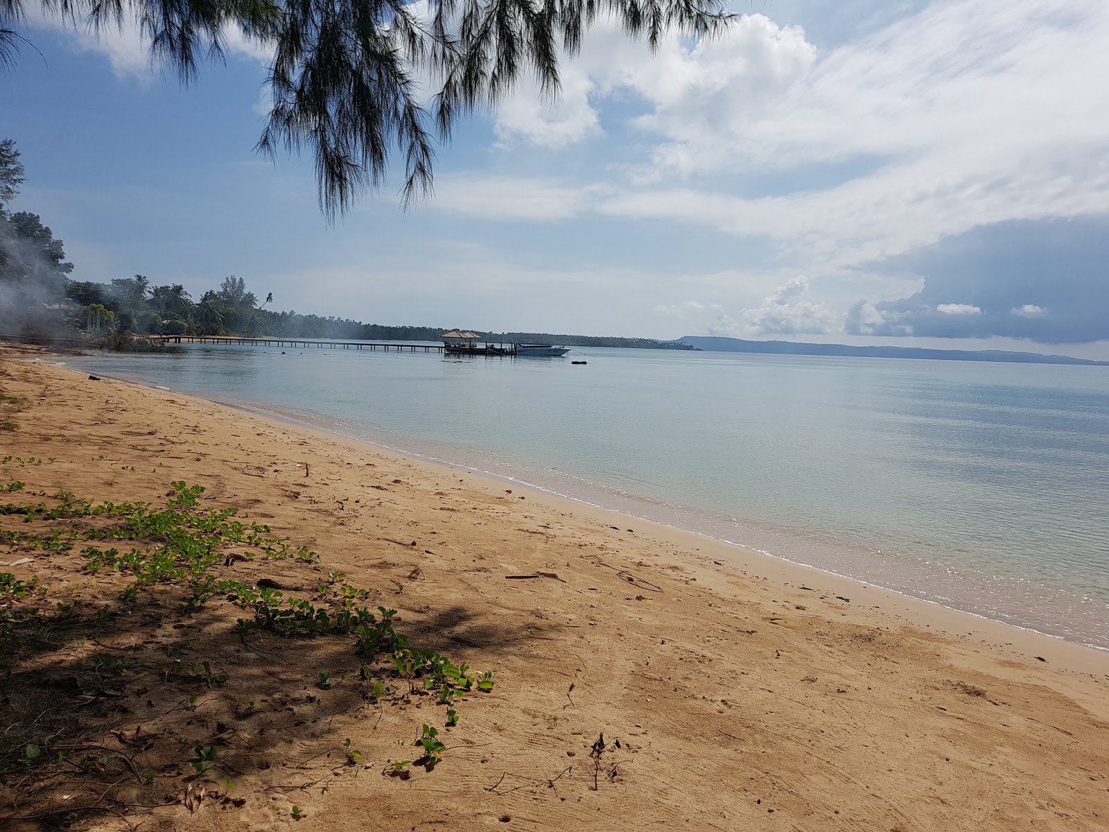 Photo de Ao Kao Beach avec un niveau de propreté de assez propre