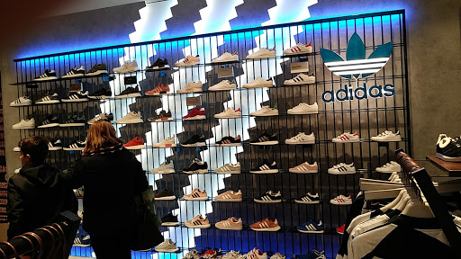 Adidas Shop-In-Shop Valencia Eci Pintor Sorolla