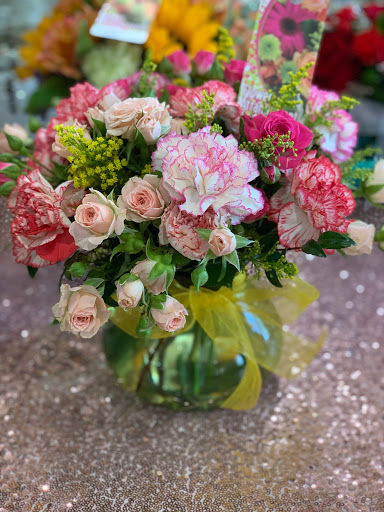 Florist «Sierra Flowers», reviews and photos, 210 6th St, Colusa, CA 95932, USA