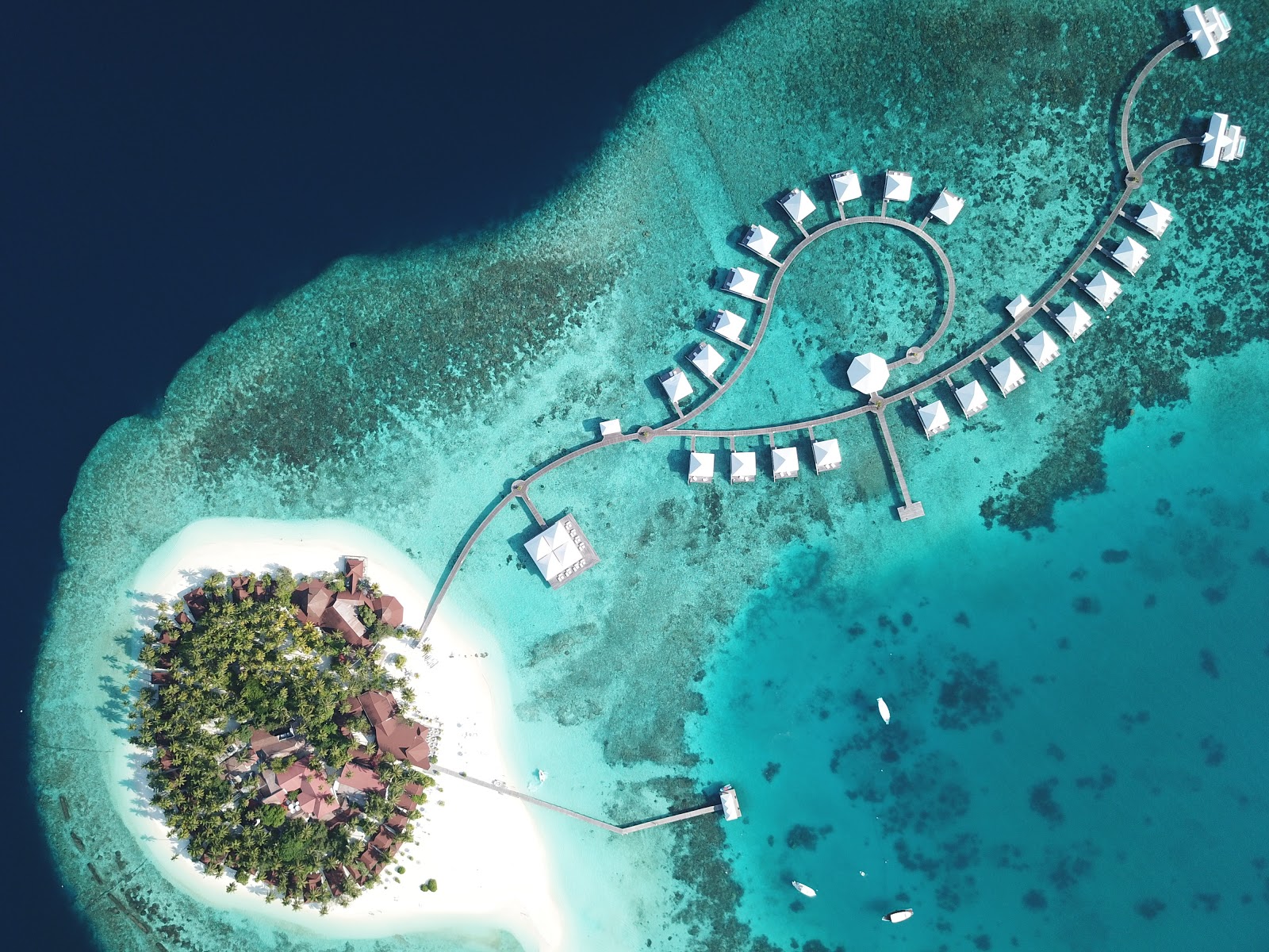 Diamonds Thudufushi'in fotoğrafı ve yerleşim