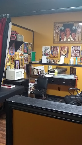 Tattoo Shop «Hollyweird Tattoos», reviews and photos, 569 GA-138, Jonesboro, GA 30236, USA