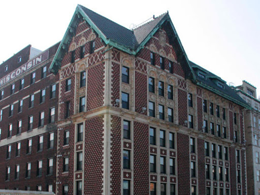 The Grand Wisconsin Apartments