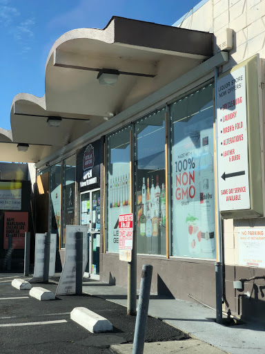 Liquor Store «Holly Market», reviews and photos, 491 Laurel St, San Carlos, CA 94070, USA
