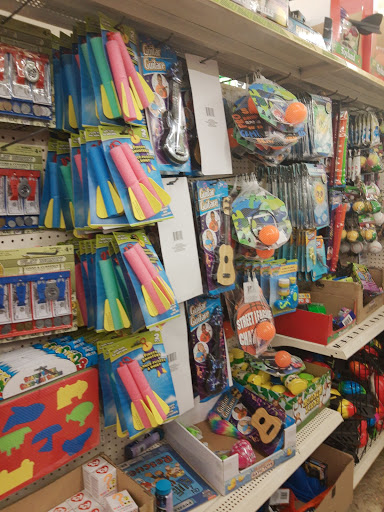 Dollar Store «Dollar Tree», reviews and photos, 6140 Rose Hill Dr, Alexandria, VA 22310, USA