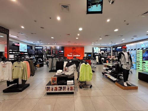 Magasin de chaussures Foot Locker Cabriès