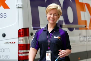 FedEx Express France image