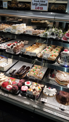 Shopping Mall «Lake Success Shopping Center», reviews and photos, 1526 Union Tpke, New Hyde Park, NY 11040, USA