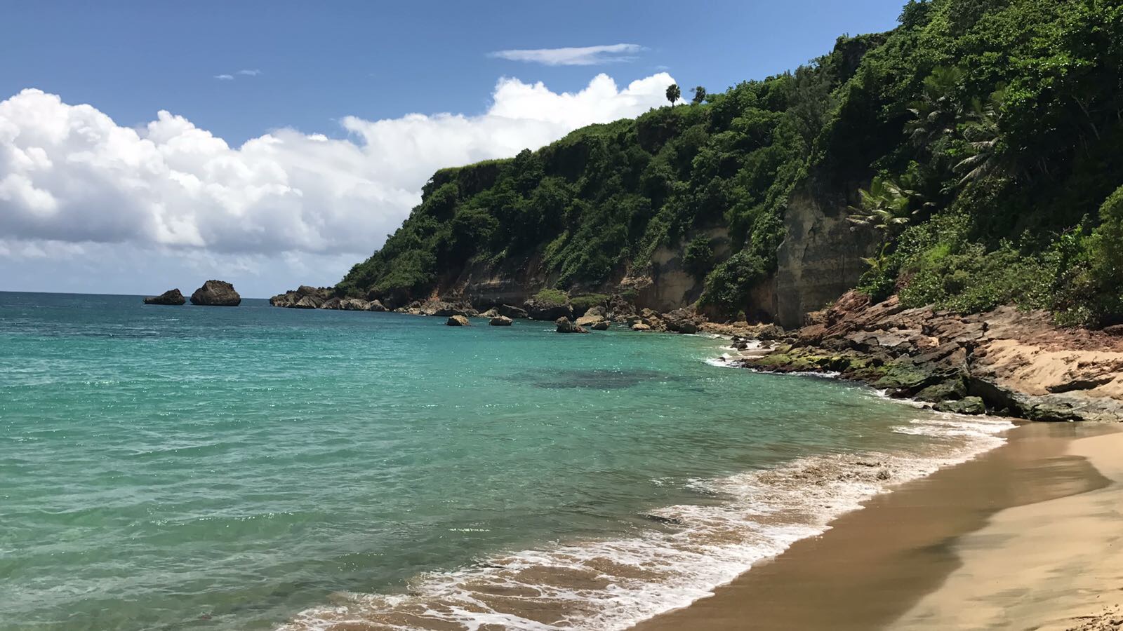 Fotografie cu Punta Borinquen II beach cu nivelul de curățenie înalt