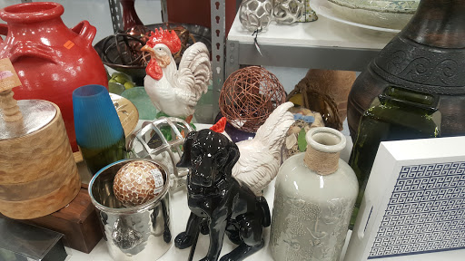 Home Goods Store «Tuesday Morning», reviews and photos, 2325 S Stemmons Fwy #103, Lewisville, TX 75067, USA