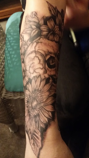 Tattoo Shop «Axonic Inkworks Custom Tattoo Studio», reviews and photos, 79 Duke St, Northumberland, PA 17857, USA