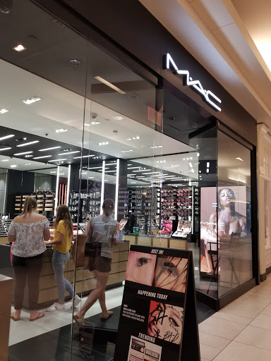 Shopping Mall «The Fashion Mall at Keystone», reviews and photos, 8702 Keystone Crossing, Indianapolis, IN 46240, USA