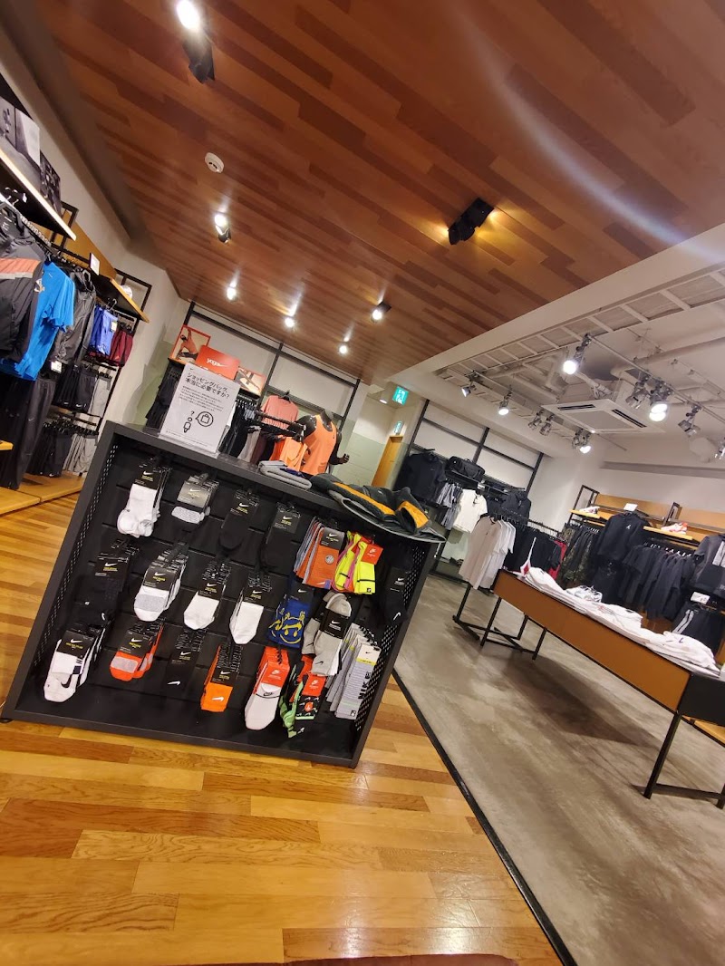 Nike Fukuoka 福岡県福岡市中央区大名 スポーツ用品店 衣料品 グルコミ