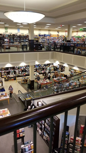 Book Store «Barnes & Noble», reviews and photos, 3195 28th St SE, Grand Rapids, MI 49512, USA