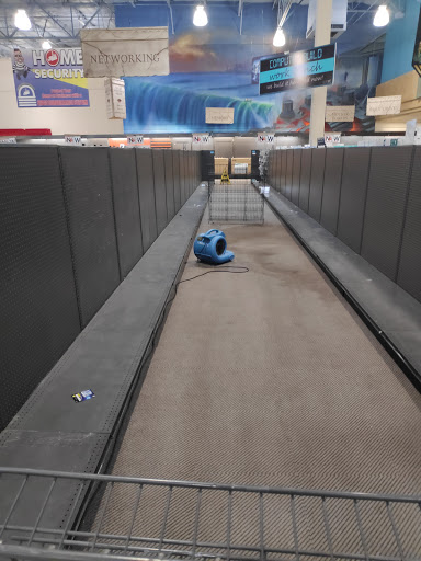 Electronics Store «Frys Electronics», reviews and photos