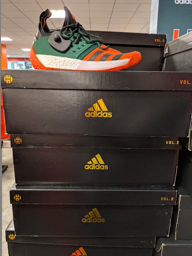 Book Store «University of Miami Bookstore», reviews and photos, 1306 Stanford Dr, Coral Gables, FL 33146, USA