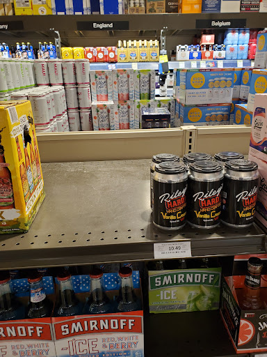 Wine Store «Total Wine & More», reviews and photos, 7925 N Blackstone Ave, Fresno, CA 93720, USA