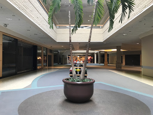 Century III Mall, 3075 Clairton Rd, West Mifflin, PA 15123, USA, 