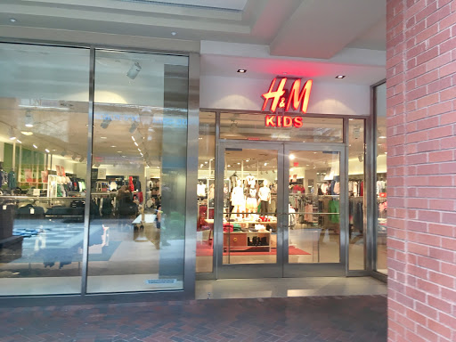 Clothing Store «H&M», reviews and photos, 11800 W Broad St # 1012, Richmond, VA 23233, USA