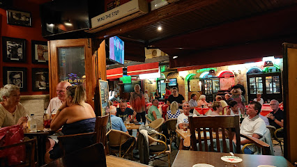 Dylans Bar - C. de la Cruz, no13, 29640 Fuengirola, Málaga, Spain