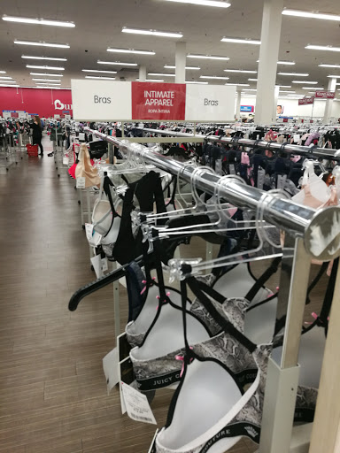 Clothing Store «Burlington Coat Factory», reviews and photos, 5737 NW 7th St, Miami, FL 33126, USA