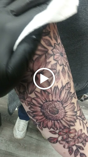 Tattoo Shop «Black Sheep Tattoo Studios», reviews and photos, 1679 E Main St, Kent, OH 44240, USA