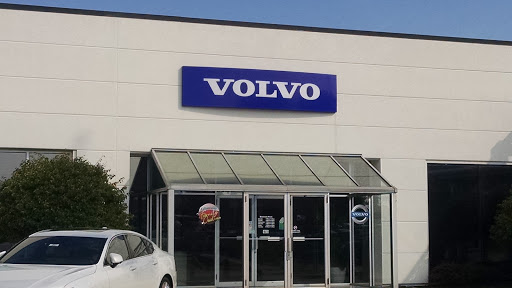 Car Dealer «LaFontaine Volvo Cars of Farmington Hills», reviews and photos, 24730 Haggerty Rd, Farmington Hills, MI 48335, USA