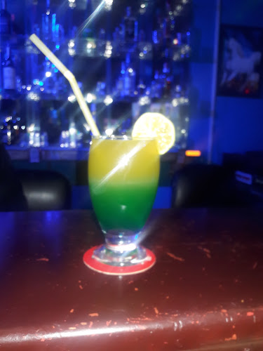 Opiniones de Azul Bar Karaoke en Tulcán - Pub