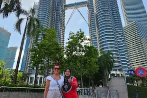 TAXI LADY DRIVER DILA - Airport Transfer, Outstation & Private Tour image