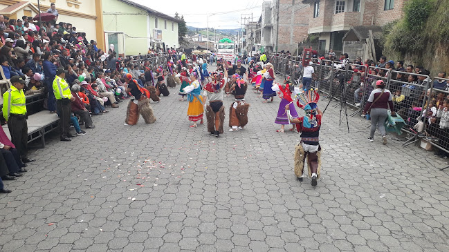 Opiniones de UNIDAD EDUCATIVA "MANUEL MARIA VELAZCO" en San Pedro de Huaca - Escuela