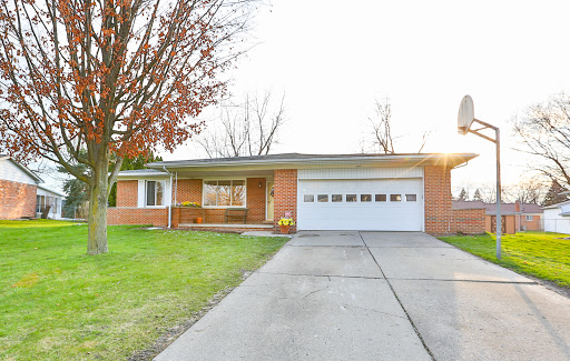 Real Estate Agency «Jennifer Lasco - Real Estate - Homes For Sale - Michigan», reviews and photos, 101 N Adelaide St, Fenton, MI 48430, USA