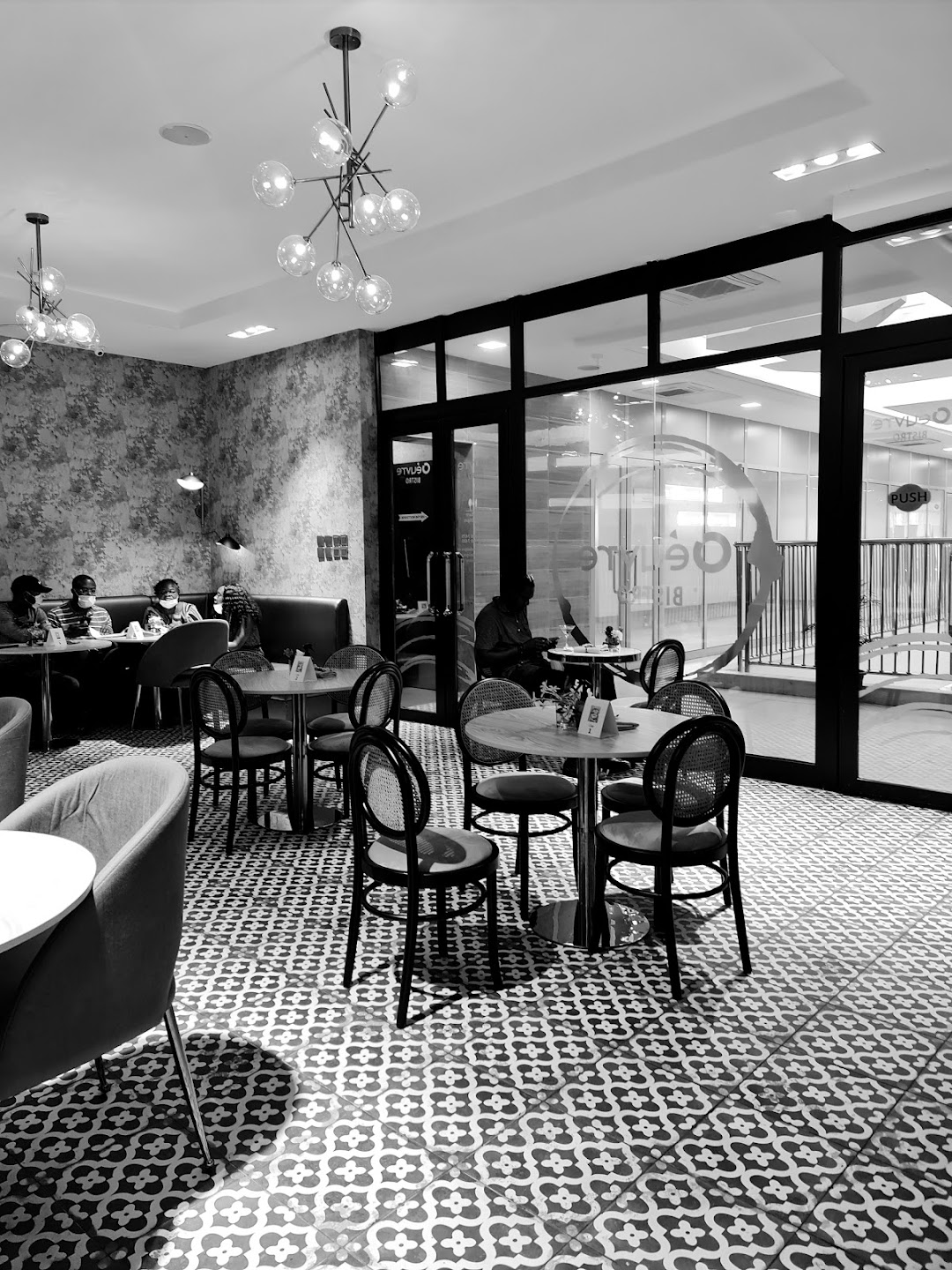 Oeuvre Bistro