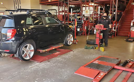 Tire Shop «Discount Tire Store - Glendale, AZ», reviews and photos, 5990 W Behrend Dr, Glendale, AZ 85308, USA