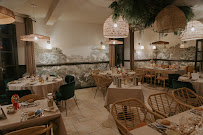 Atmosphère du Restaurant Le Petit St Thomas à La Garnache - n°2