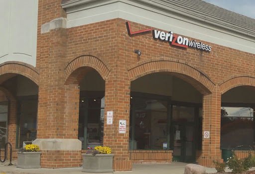 Cell Phone Store «Verizon Wireless», reviews and photos, 235 Waukegan Rd, Lake Bluff, IL 60044, USA