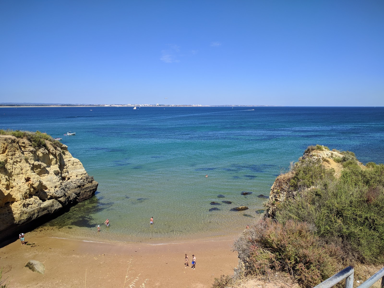 Fotografie cu Praia dos Estudantes zonele de facilități