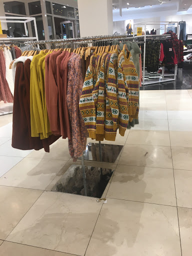 Clothing Store «Forever 21», reviews and photos, 757 Spectrum Center Dr, Irvine, CA 92618, USA