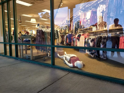 Outlet Mall «The Outlet Shoppes At Fremont», reviews and photos, 6245 N Old 27, Fremont, IN 46737, USA