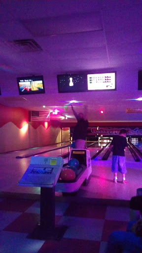 Bowling Alley «King Pin Lanes», reviews and photos, 321 Crews St, Lawrenceburg, TN 38464, USA