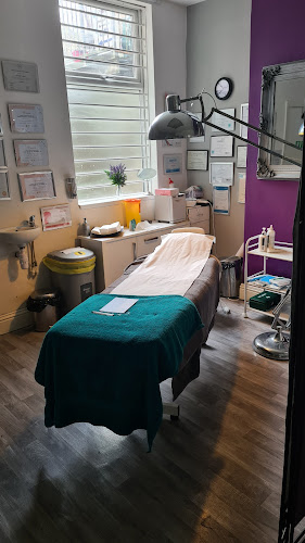 Reviews of Panacea holistics/ Skin Clinic & Training Academy in Stoke-on-Trent - Massage therapist