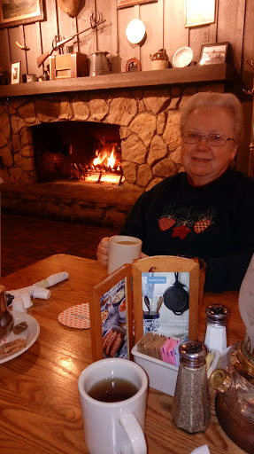 American Restaurant «Cracker Barrel Old Country Store», reviews and photos, 6256 Cambridge Way, Plainfield, IN 46168, USA