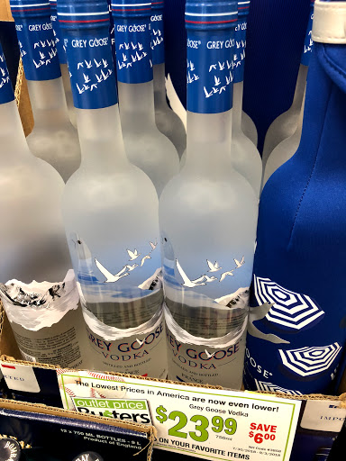 State Liquor Store «NH Liquor & Wine Outlet», reviews and photos, 12 Centerra Pkwy, Lebanon, NH 03766, USA