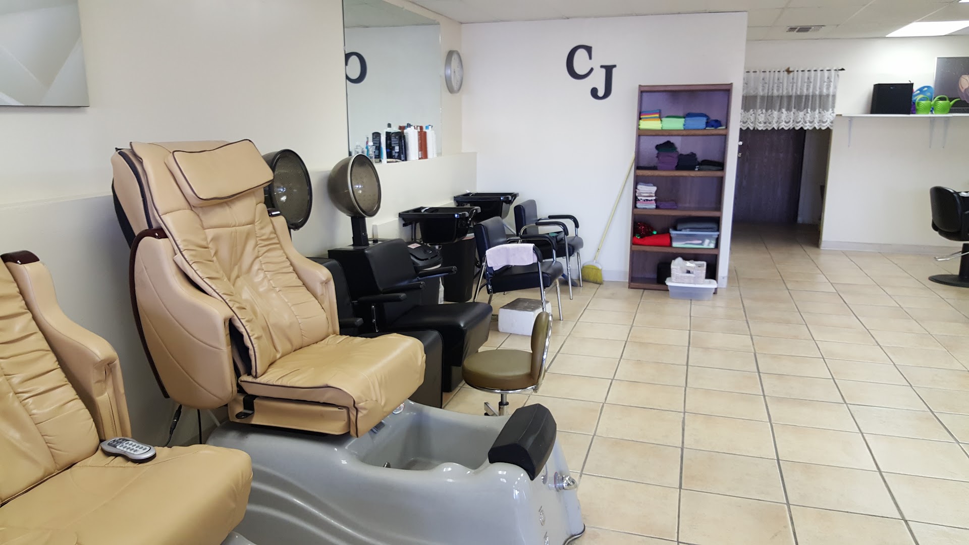 CJ's Family Salon