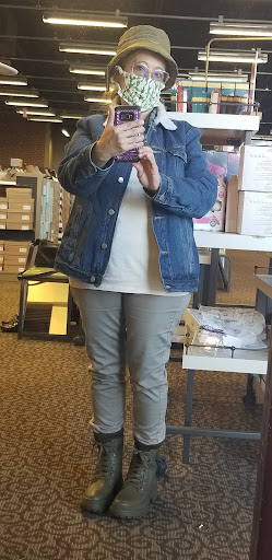 Shoe Store «DSW Designer Shoe Warehouse», reviews and photos, 100 W Higgins Rd, South Barrington, IL 60010, USA